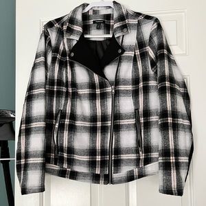 Torrid size 2 (18/20) black, white/grey and pink plaid zip front jacket